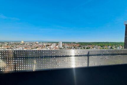 3 Zimmer Wohnung mit Blick auf die Ffm Skyline mit Pool und Sauna